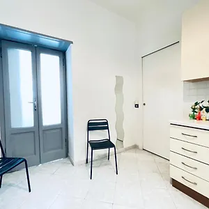 milan-apartments-in-navigli-heart.italymilanhotels.net/